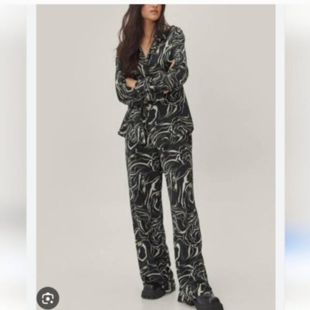 NASTY GAL Abstract Print 2 Piece Set Suit  Button Shirt Wide Leg Pant Sz M